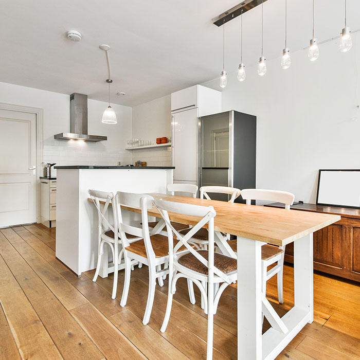 Moderne Wohnküche mit Essbereich in gepflegter Mietwohnung unter Verwaltung einer Immobilienverwaltung